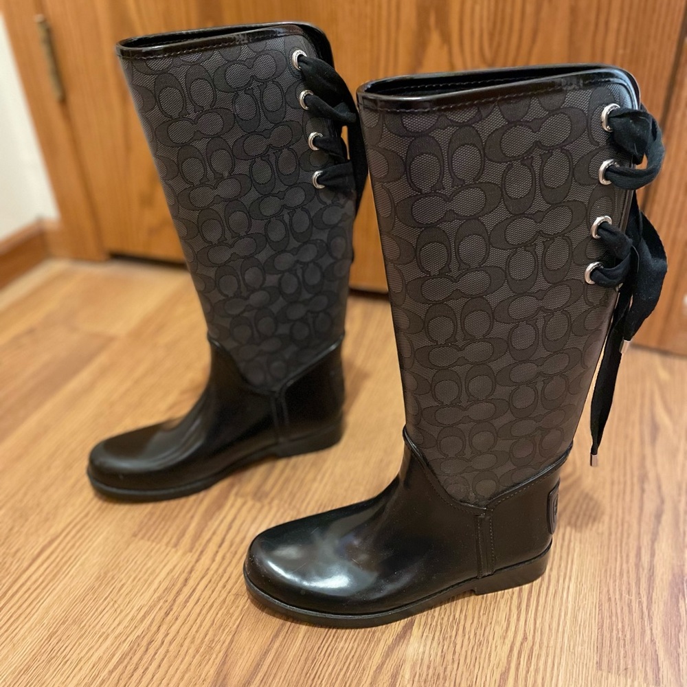 Size 8 womens coach boots